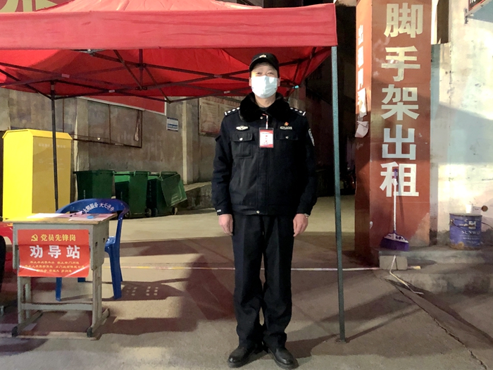 身影挺拔.jpg