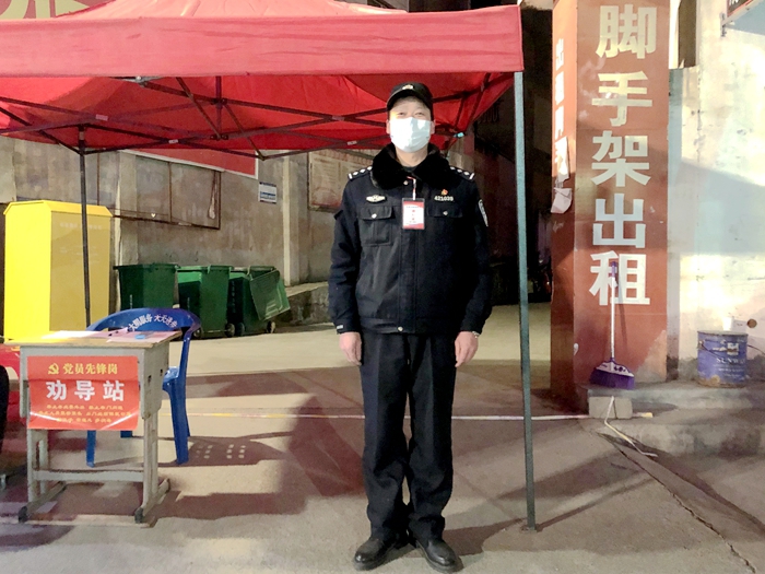身影挺拔.jpg